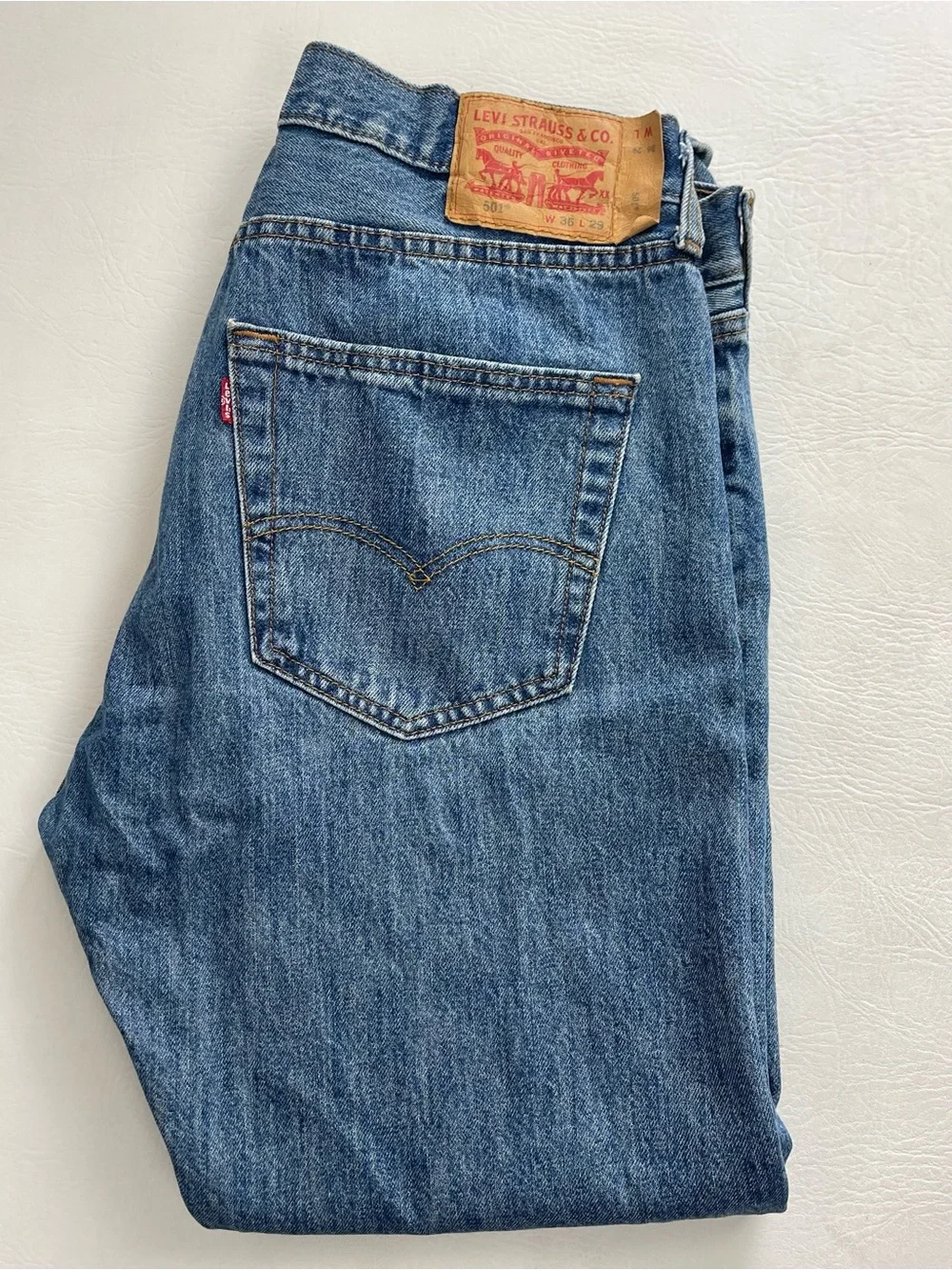 Levi’s 501 Original Fit Button Fly Jeans Men’s 36x29 Medium Wash Cotton